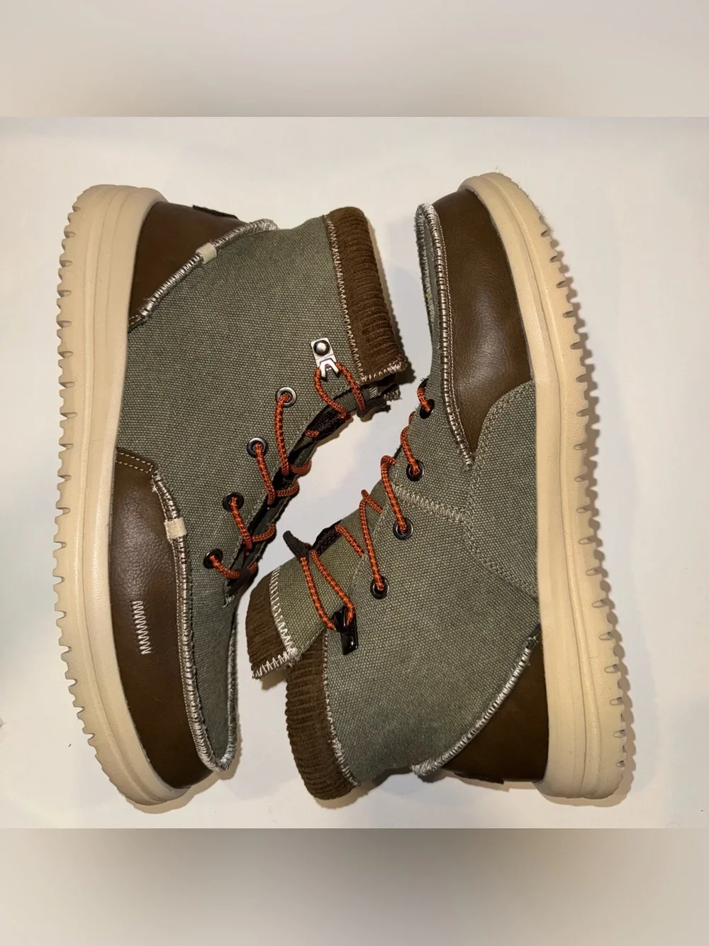 HEYDUDE 11 New Bradley Corduroy Olive Canvas Brown Leather Orange Laces Boots